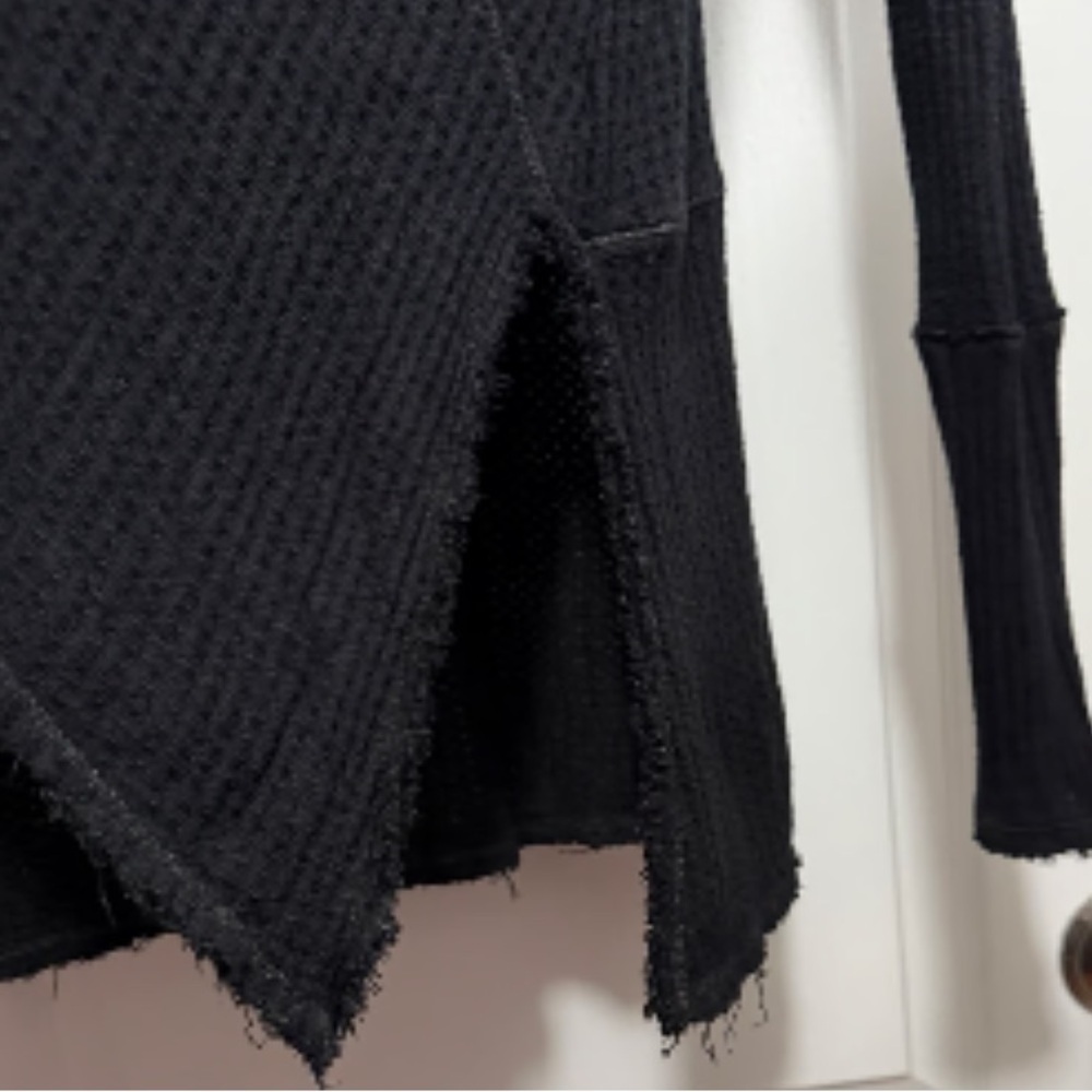 Free People Intimately Oversized Thermal Long Sleeve Waffle Knit Flowy distress - Picture 6 of 14